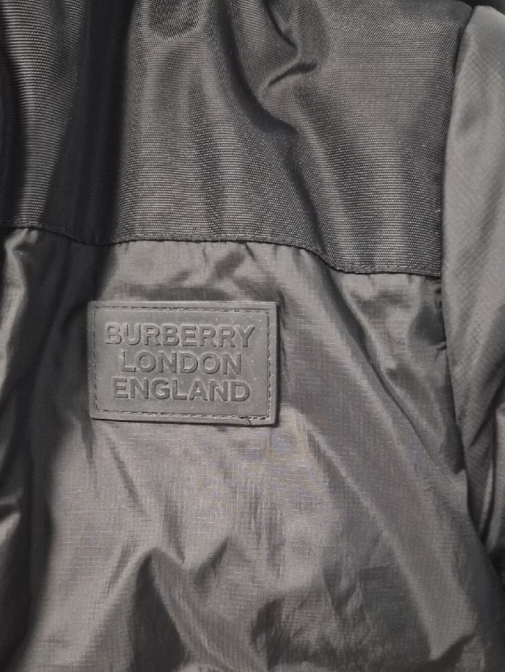 Burberry Black Puffer Jacket with Check Lining - Picture 2 of 6